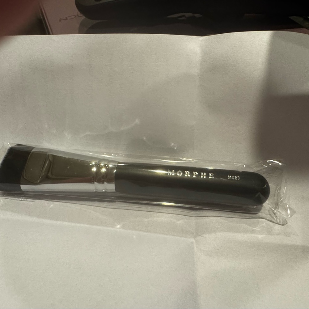 Morphe M459 Flat Contour Brush - Black and Silver